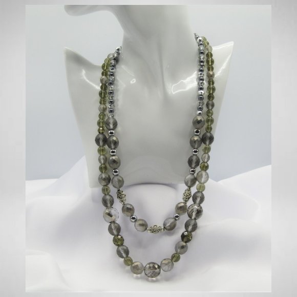 Gray and Silver Colour Beaded Jewelry Set - Picture 2 of 6
